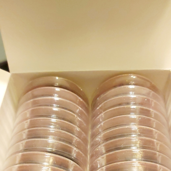 Lashes - Picture 5 of 8